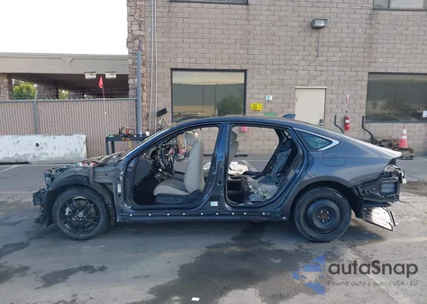 2023 Honda Accord Touring Hybrid z USA, uszkodzony, nr VIN 1HGCY2F85PA016053